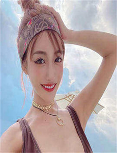 《趴下老子要从后面CAO死你视频》