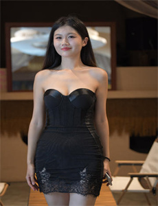 《波多野吉衣 美乳人妻》